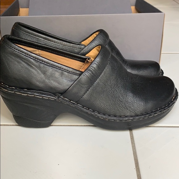 Softspots Women’s Leather Shoes - Picture 6 of 7